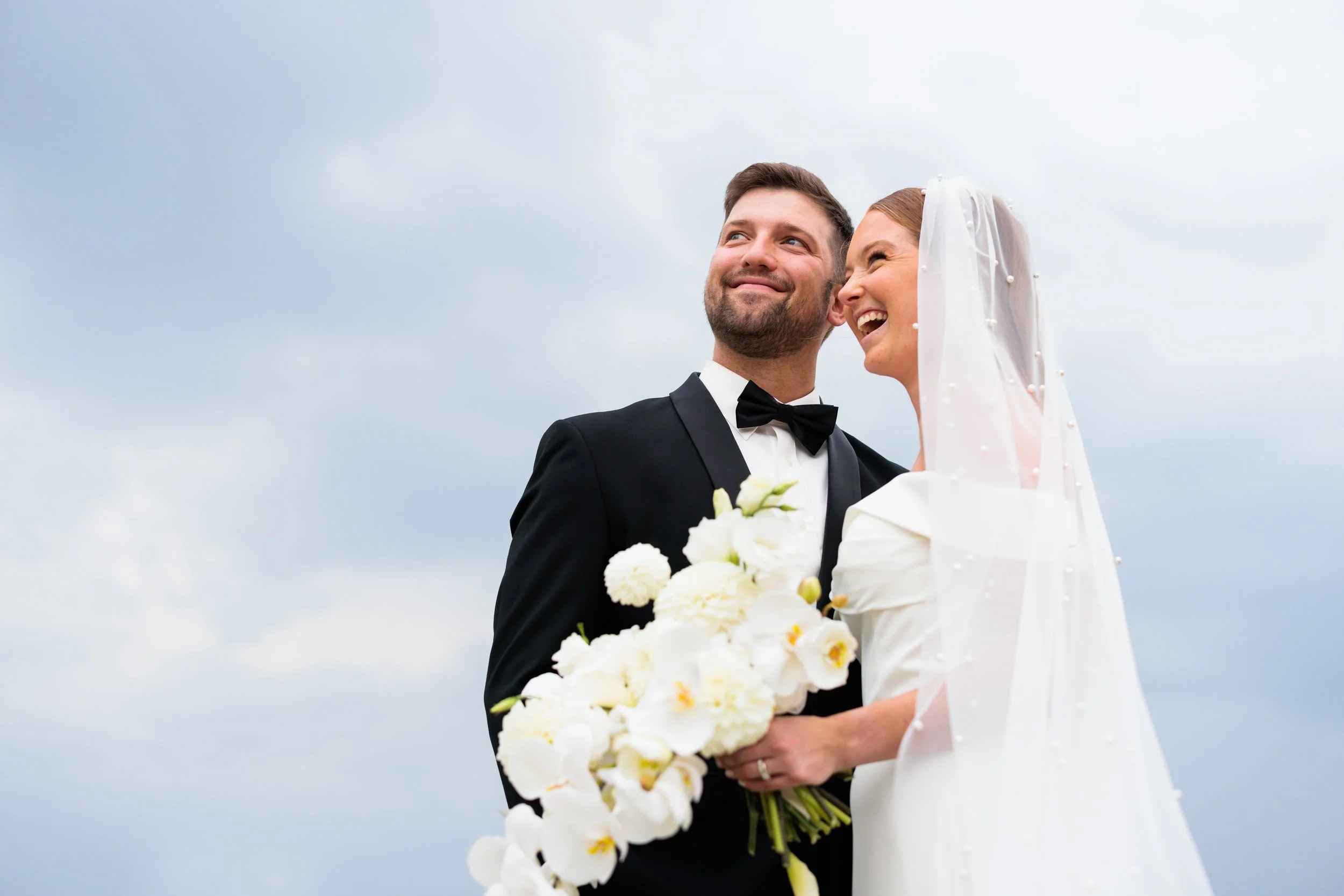 Joyful confetti send-off at a Minnesota wedding by Studio KH